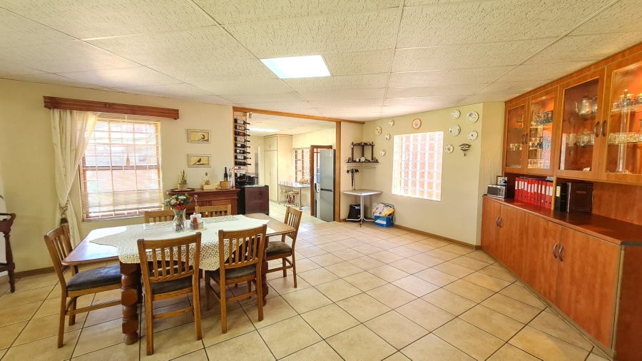 6 Bedroom Property for Sale in Bainsvlei Free State